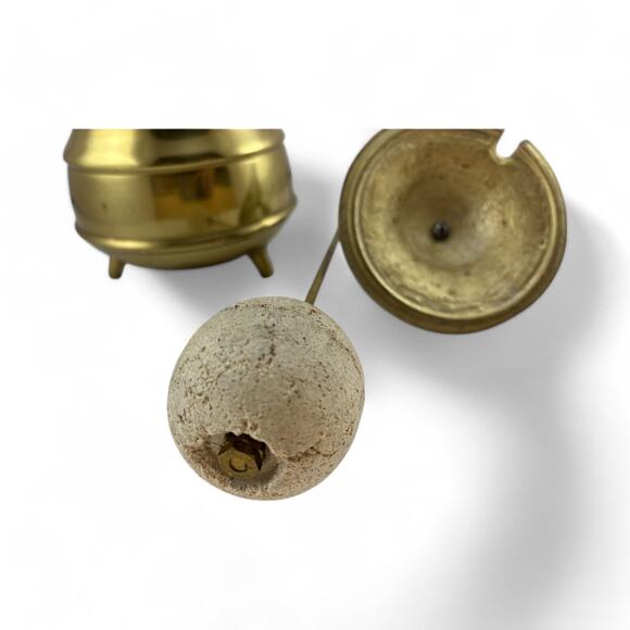 Vintage Brass Fireplace Fire Starter Cauldron with Lid and Dipper - 1940s-1960s - Picture 4 of 11